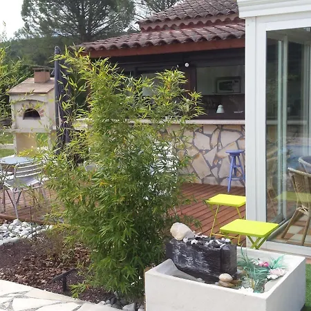 Bed & Breakfast L'etape Provencale 3*
