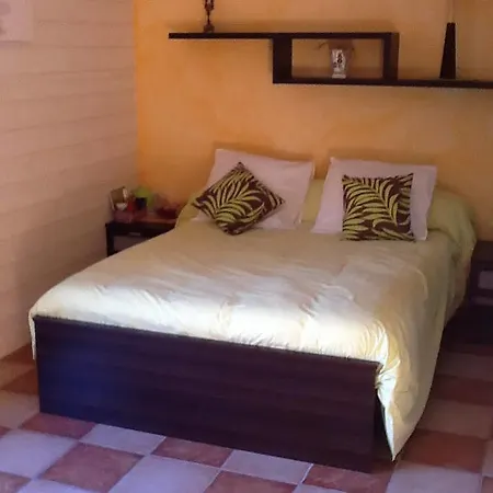 לינה וארוחת בוקר L'etape Provencale Cabriès